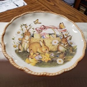 Super Cute Cracker Barrel 8" Bunny Plate